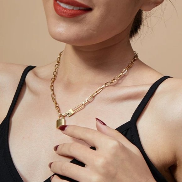 New 18K Gold Plated Lock Key Link Chain Necklace 9e - Picture 3 of 7